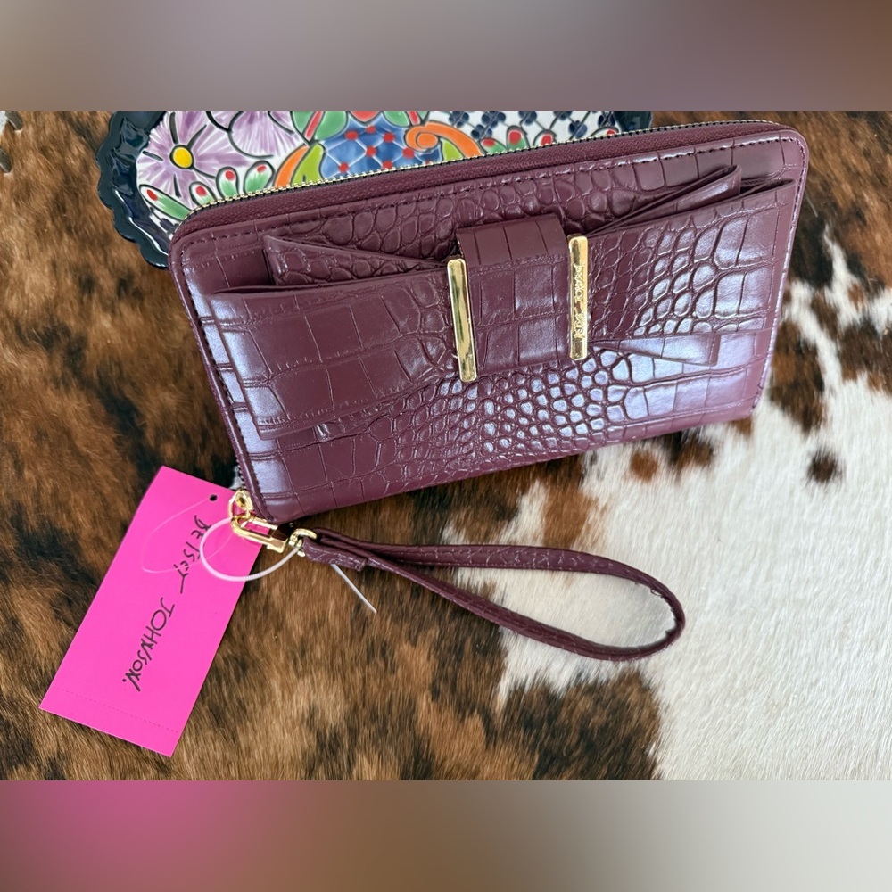 NWT Betsey Johnson Croc Patterned Maroon Multi Pocket Zipper Wallet Clutch